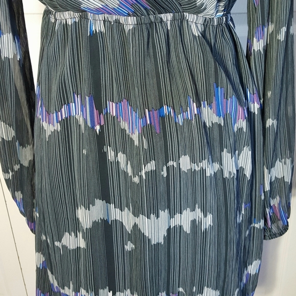 Gianni Bini Print Long Sleeve Surplice Wrap Dress - Picture 3 of 6
